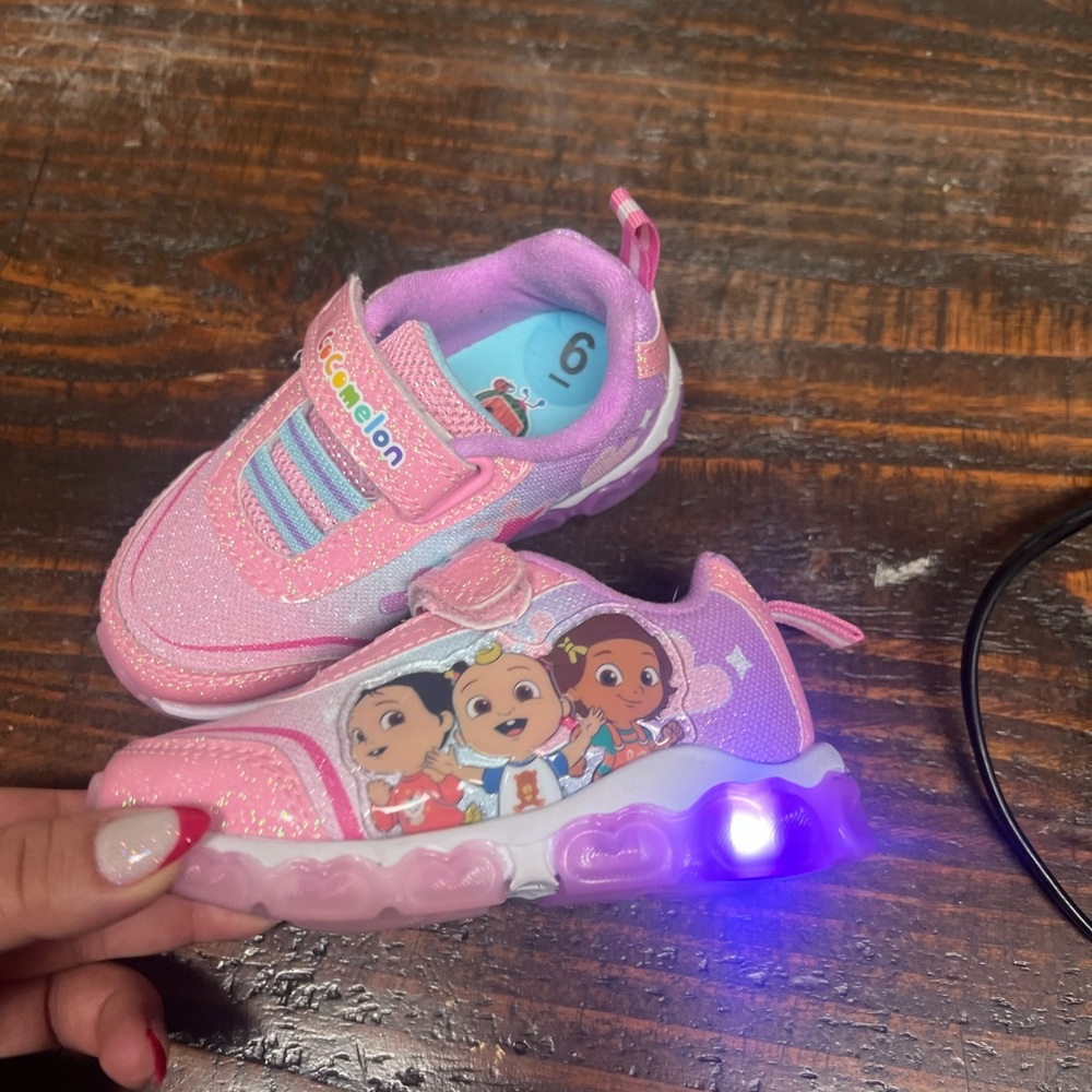 COCOMELON Kids Light-Up Pink Sneakers